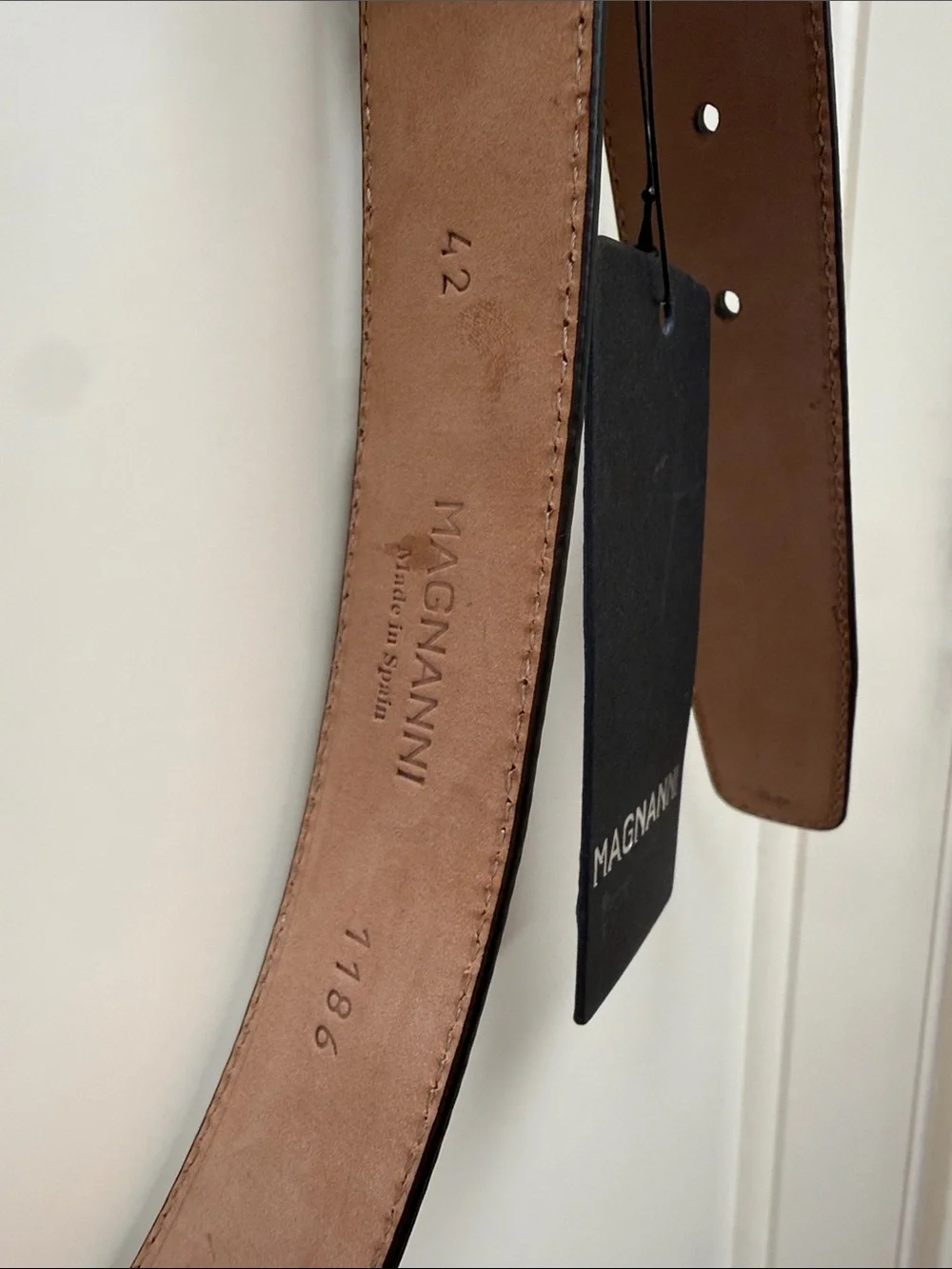 Magnanni  Tan Leather Belt with Gold Buckle